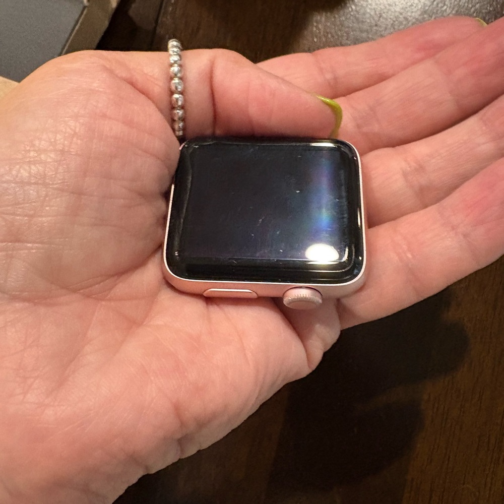 Apple Watch Series 2, Rose Gold - Picture 3 of 4
